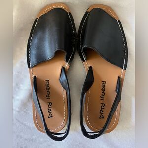 Dirty Laundry black leather sandal, size 6, like new…never worn.‎